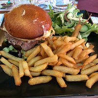Sole meunière Waterzoi Burger ch’ti maroilles Brownie chocolat Pain perdu au caramel au beurre salé Tout était délicieux !