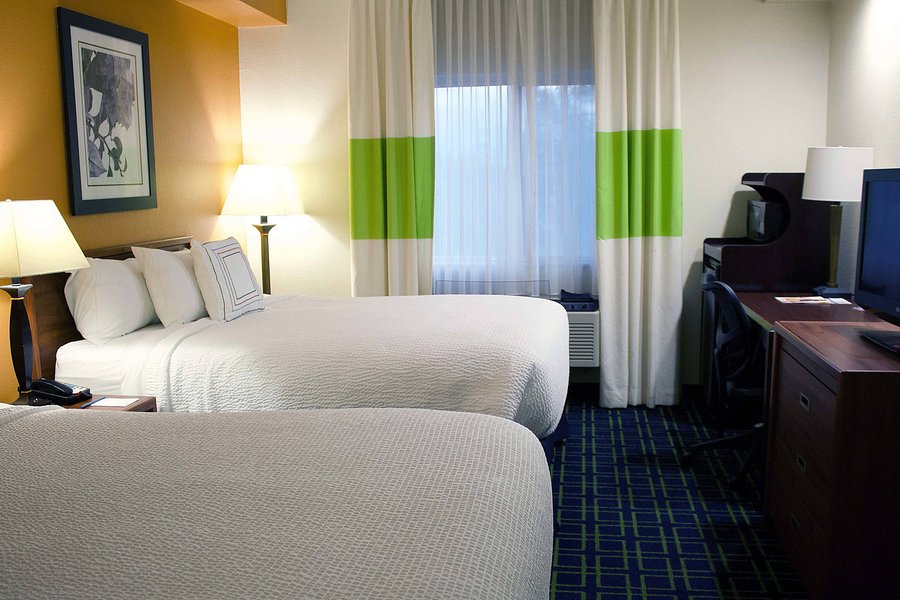 Fairfield Inn Suites Marriott San Francisco San Carlos Rooms