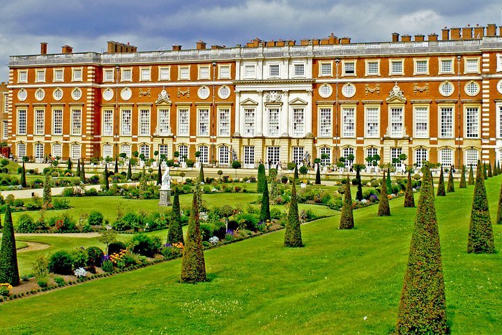 2023 Windsor Castle & Hampton Court Palace, Private Tour Including ...