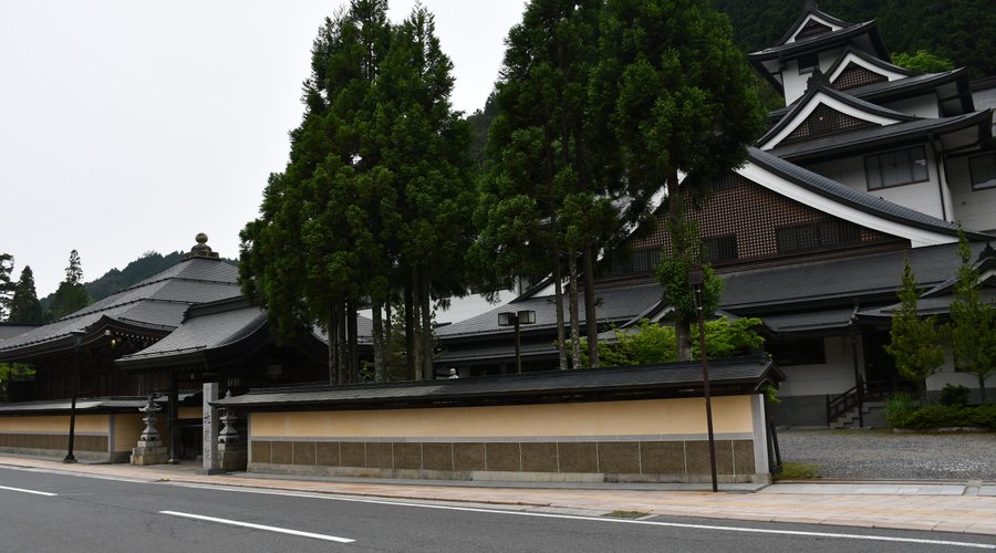 地蔵院の全景