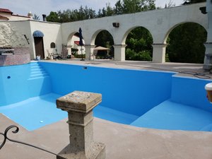 Pool & Beach