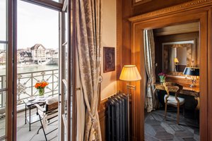Room & Suite