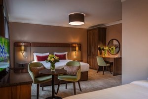 Room & Suite