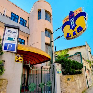 Residencia LIS B&B and Parking in Porto, image may contain: Villa, City, Urban, Condo