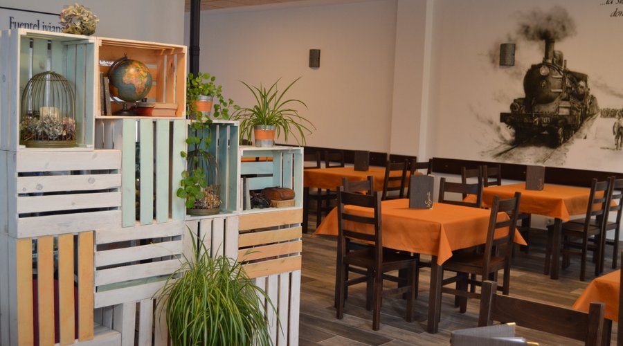 Parte de nuestro amplio comedor