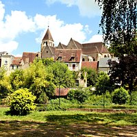 Vue de l'église Notre Dame prise du square Lucien Beaufrère