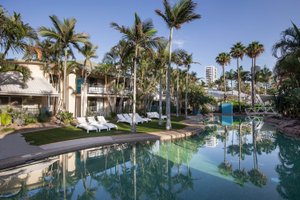 Pool & Beach