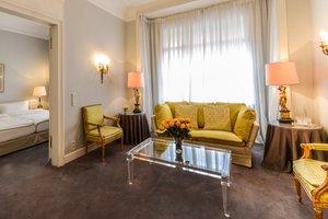 Room & Suite