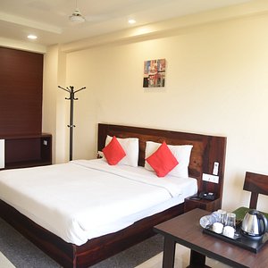 Deluxe Room - Comfortable Big clean Rooms for your comfort situated in Infocity close to KIMS and LV Prasad Eye Hospital.
