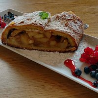 Selbstgemachter Apfelstrudel aus Almyoghurt