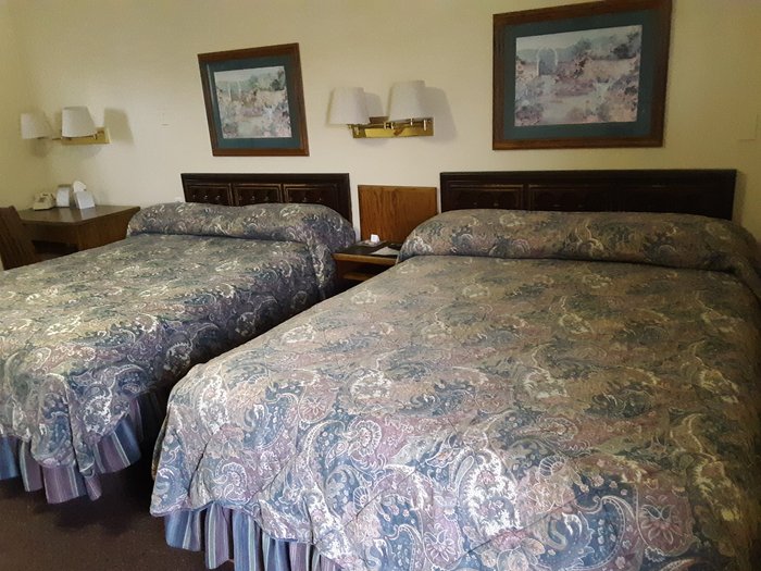 NORTHEND MOTEL - Hotel Reviews (Doniphan, MO)