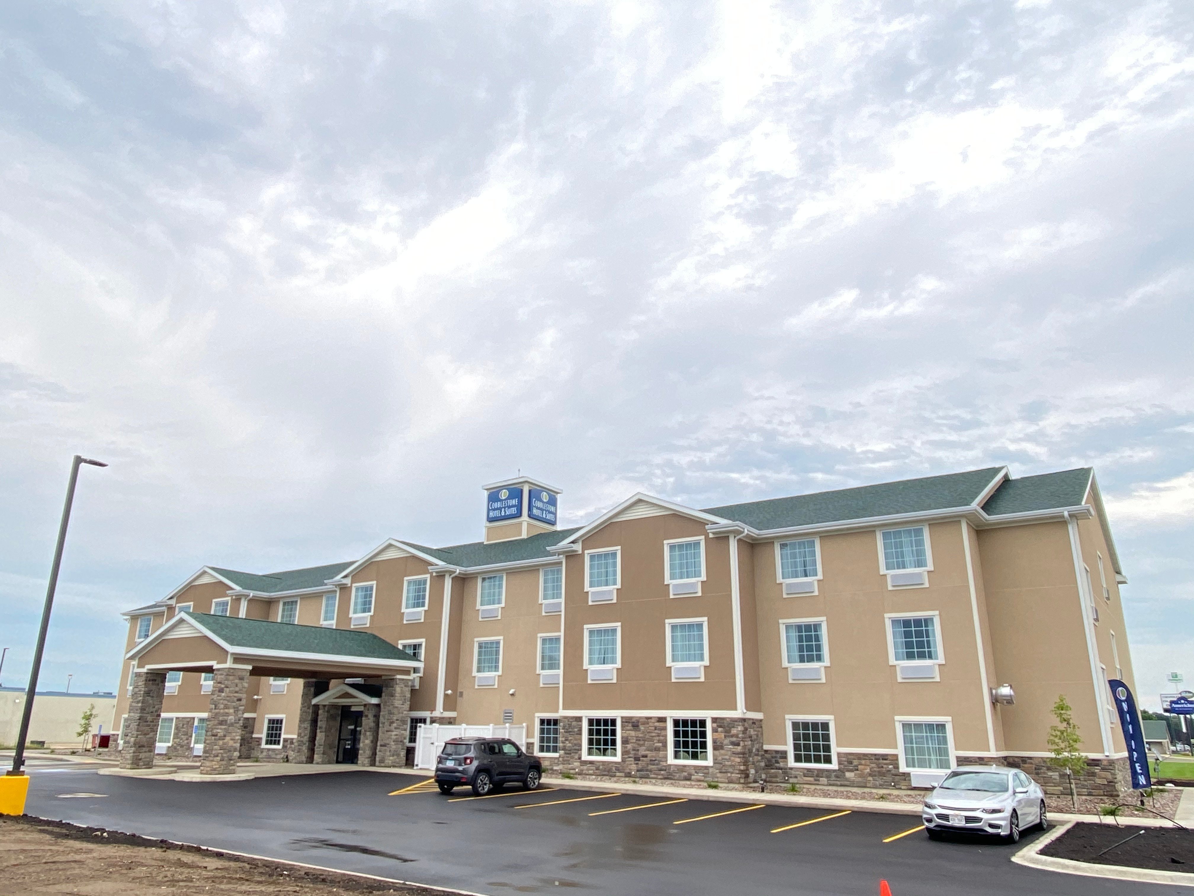 COBBLESTONE HOTEL & SUITES - AUSTIN - Updated 2024 Prices & Reviews (MN)