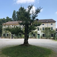Scorci della Residenza e del Parco ....