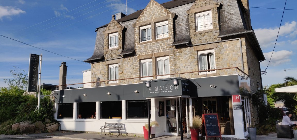 HOTEL RESTAURANT ET BAR A VINS LA MAISON (Trebeurden) - Hotel Reviews ...