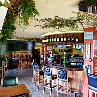Amman's coolest neighbourhood pub open for brunch, lunch and dinner.
Daily up 50% off food and drink.
Located between the 4th and 5th Circles | Dove Hotel. #Amman #MISTJo #Pub