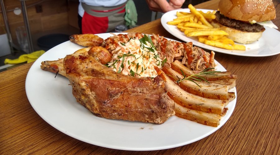 Grill & Bar