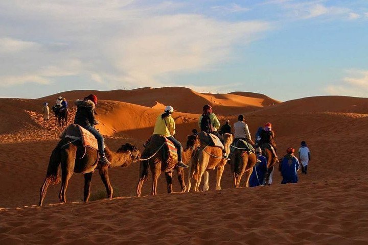 2023 Combined Tour: Atlas Mountains Trek and Sahara Desert 5 days Tour