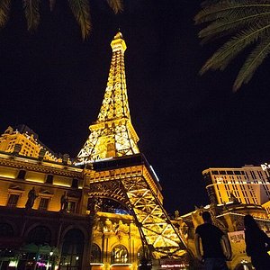 inside view - Picture of Eiffel Tower Restaurant at Paris Las Vegas -  Tripadvisor