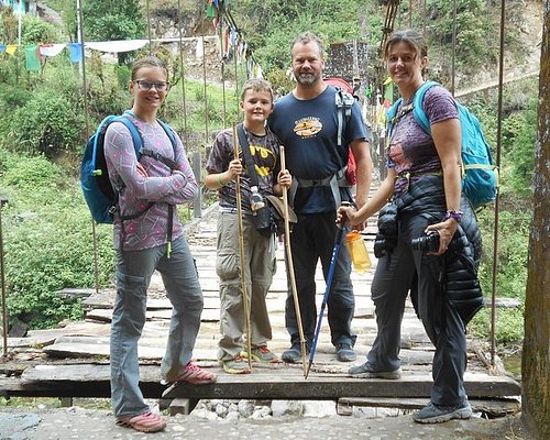 darjeeling tour guide