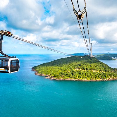 Sun World Hon Thom Nature Park - – World’s longest sea-crossing cable car 7.899,9m in length that officially opened in February 2018
