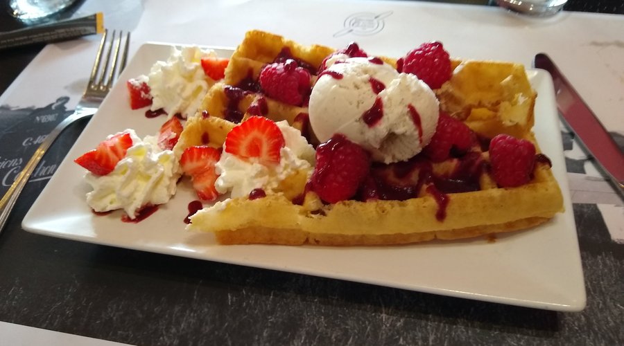Dessert du jour : jour et fruits rouges.