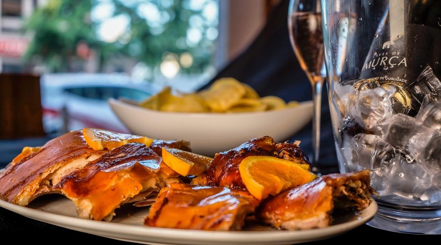 Uma casa onde o leitao é rei mas onde há muito para descobrir... 👌🥂🍾🍴