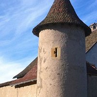 Château de Raymontpierre sur les pentes du Raimeux (commune de Vermes).