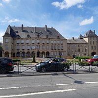 L'Hôtel de Ville