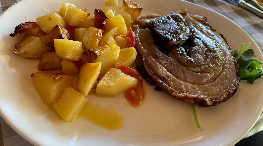 maialino arrosto con contorno