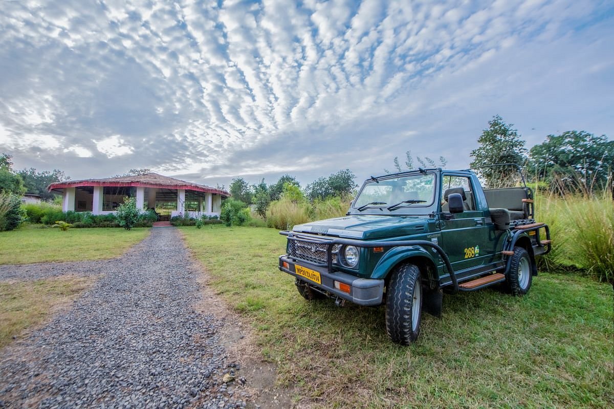 Camp Dev Vilas, hotel in Kanha National Park