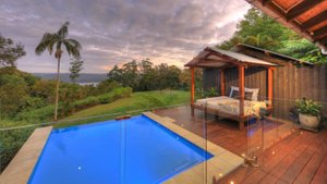 Montville Misty View Cottages in Montville, image may contain: Resort, Hotel, Villa, Pool