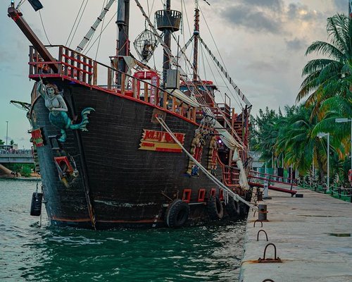 Jolly Roger Pirate Show Cancún - All You Need to Know BEFORE You