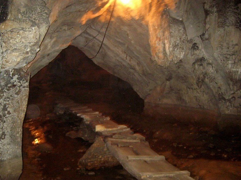 Tu Thuc Cave image