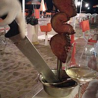Bella serata buona la carne simpatico il cameriere giovane ricciolino...bel.bagno.pulito e molto educati e simpatici prima volta....ritorne