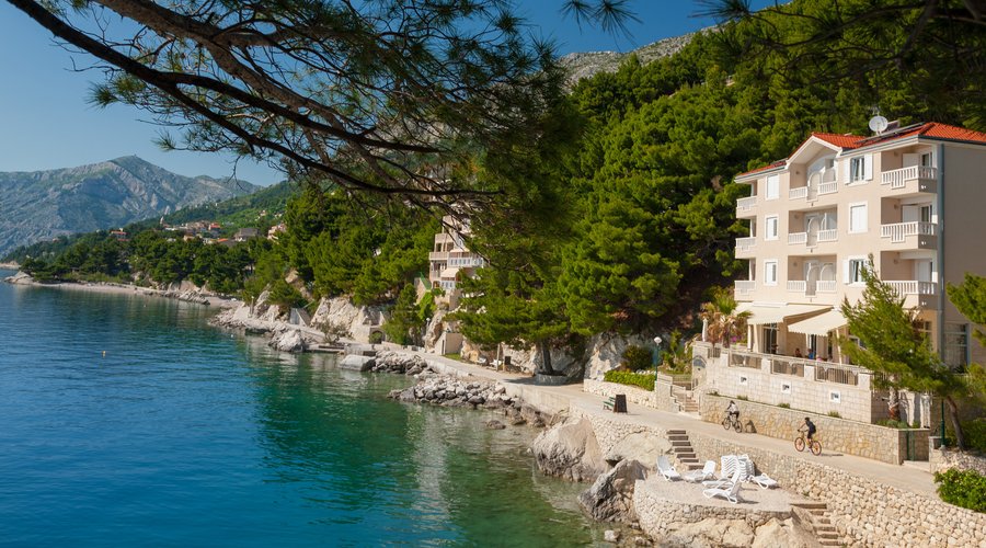 Hotel with beach and promenade