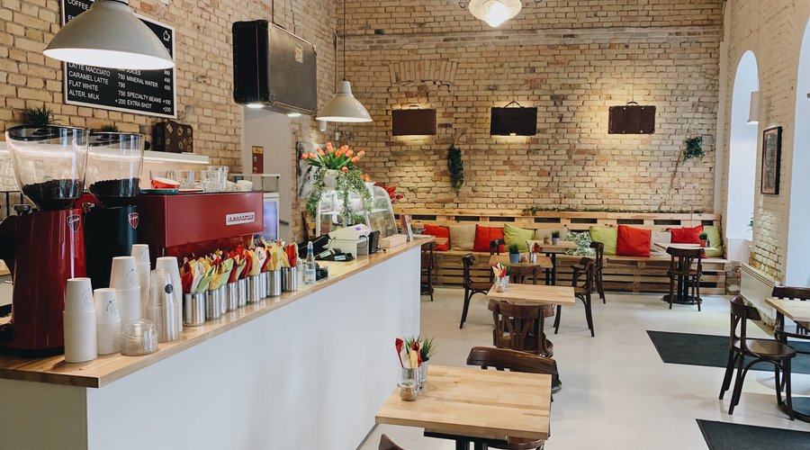 Open every day!
Breakfast & Lunch 8:00-16:00
Luggage storage & café 8:00-20:00