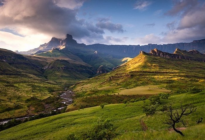 tourist attractions in drakensberg south africa