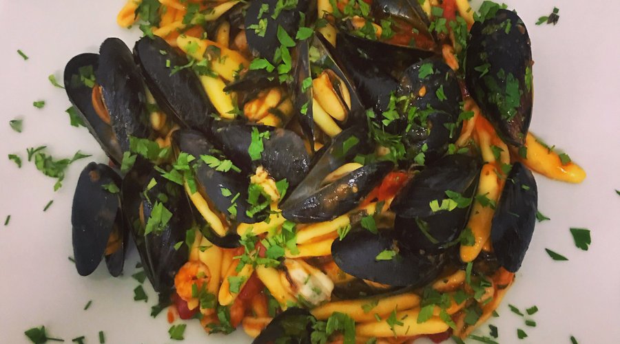 Cavatelli freschi con cozze e gamberetti