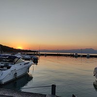Peschiera di Garda Lugar encantador É possível conhecer o belíssimo parque Gardeland, que é imbatível e ainda conhecer uma cidade com beleza inigualável