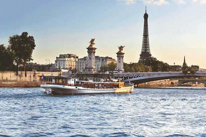 yachts de paris dinner cruise