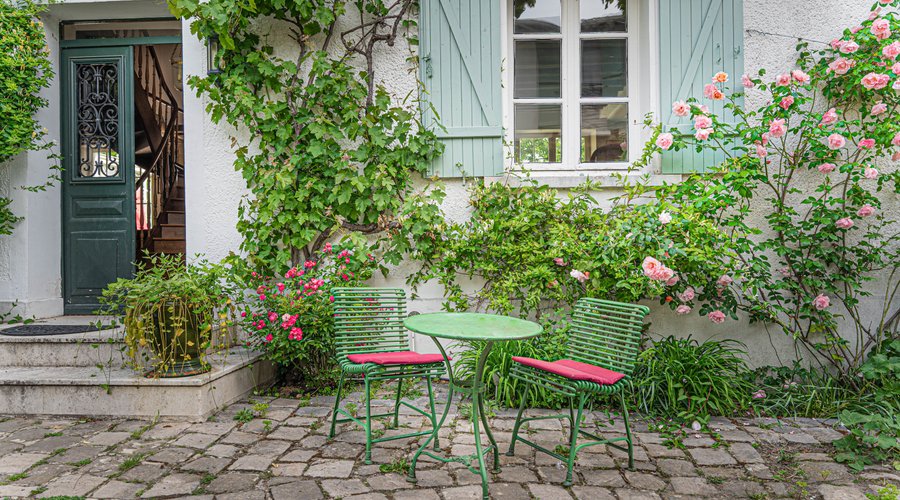 Petite terrasse de l'entrée