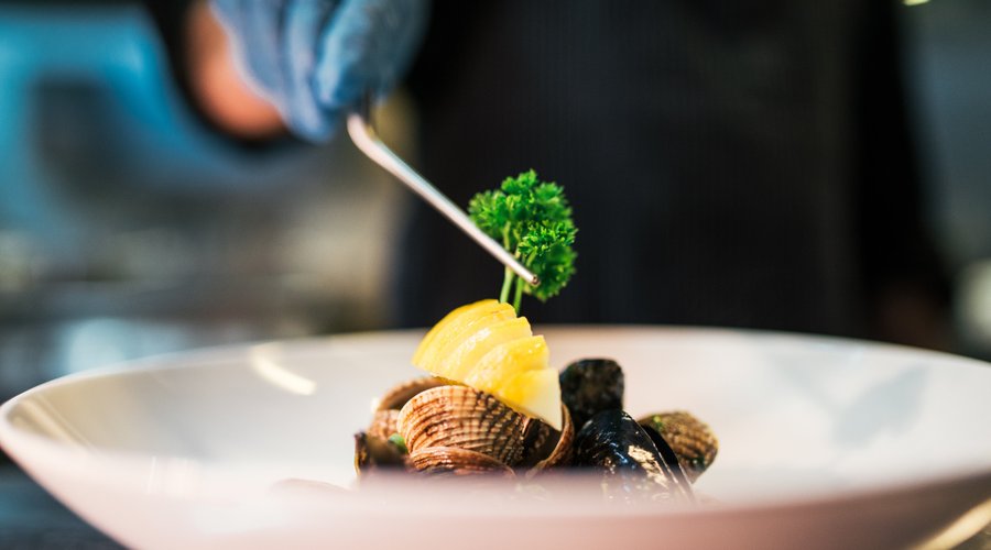 Black & white mussels at Ribarska Koliba