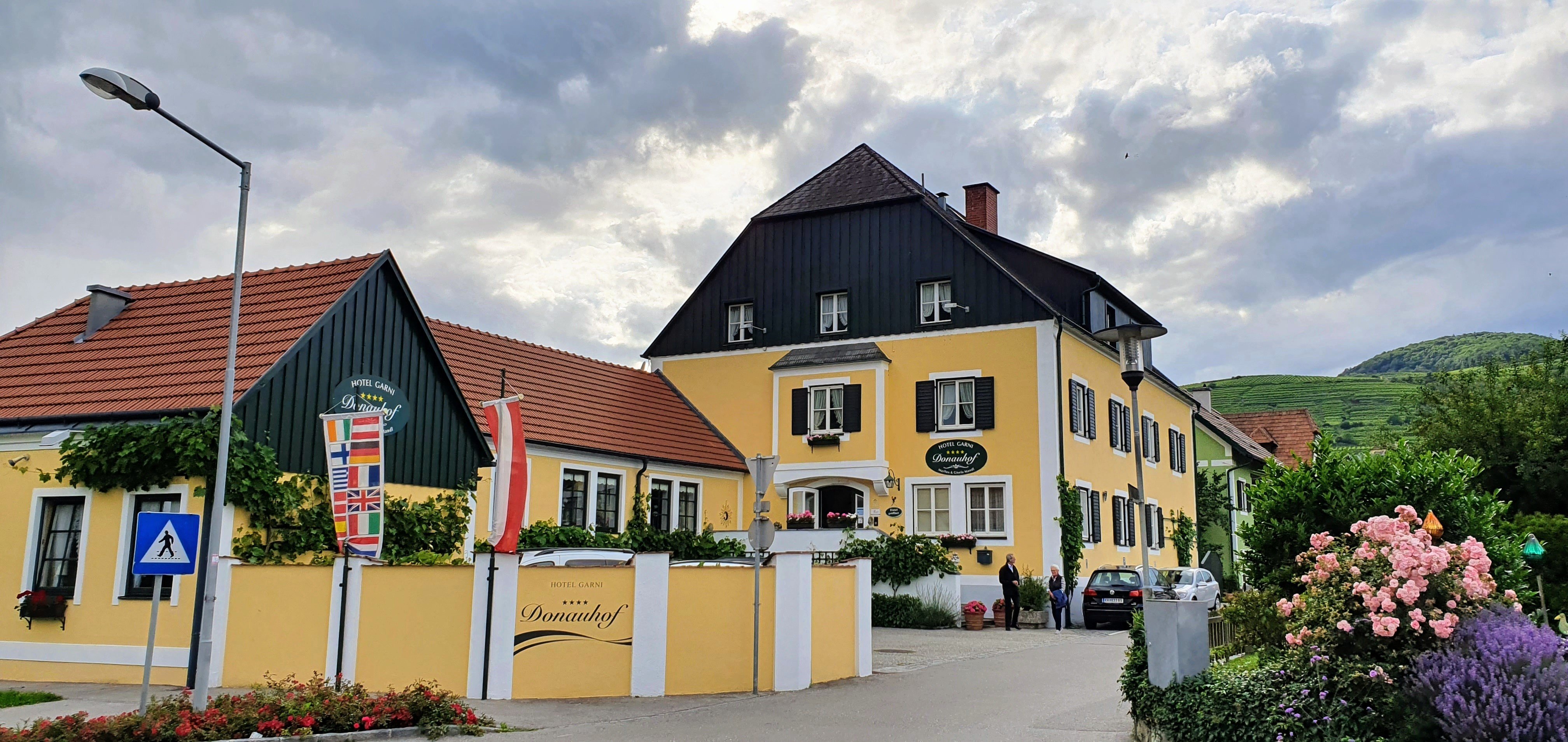 HOTEL GARNI DONAUHOF - Prices & Inn Reviews (Weissenkirchen, Austria)