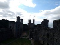 Caernafon Castle 17.06.22, Caernarfon Castle (Welsh: Castel…