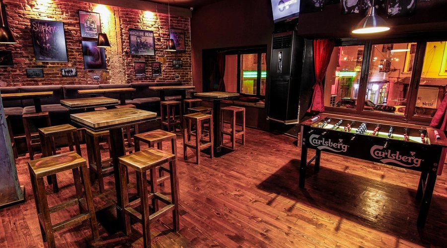 You can enjoy a cold beer while watching sports on our flat screens 