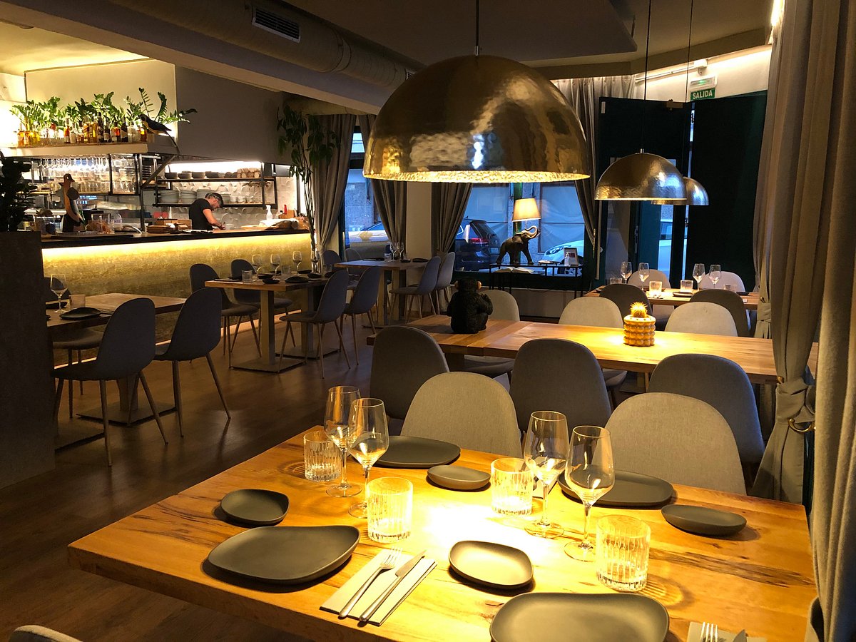 AMAZO RESTAURANTE, Port de Pollenca - Updated 2024 Restaurant Reviews ...