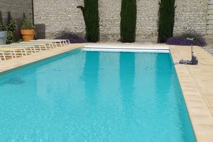 Pool & Beach