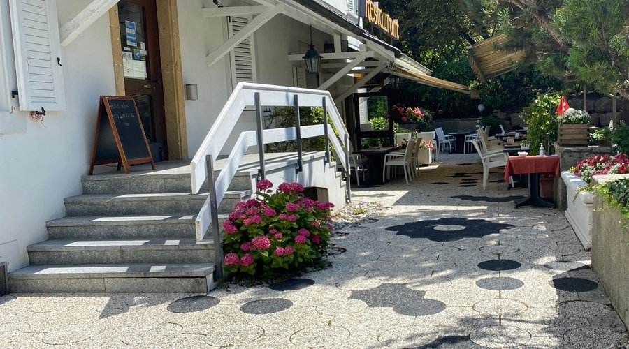 Nuova apertura de “La Maison Blanche”. Aperti 7 giorni su 7 con menù del giorno dal lunedì al venerdì. 