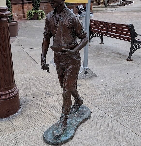 Bobby Statue image