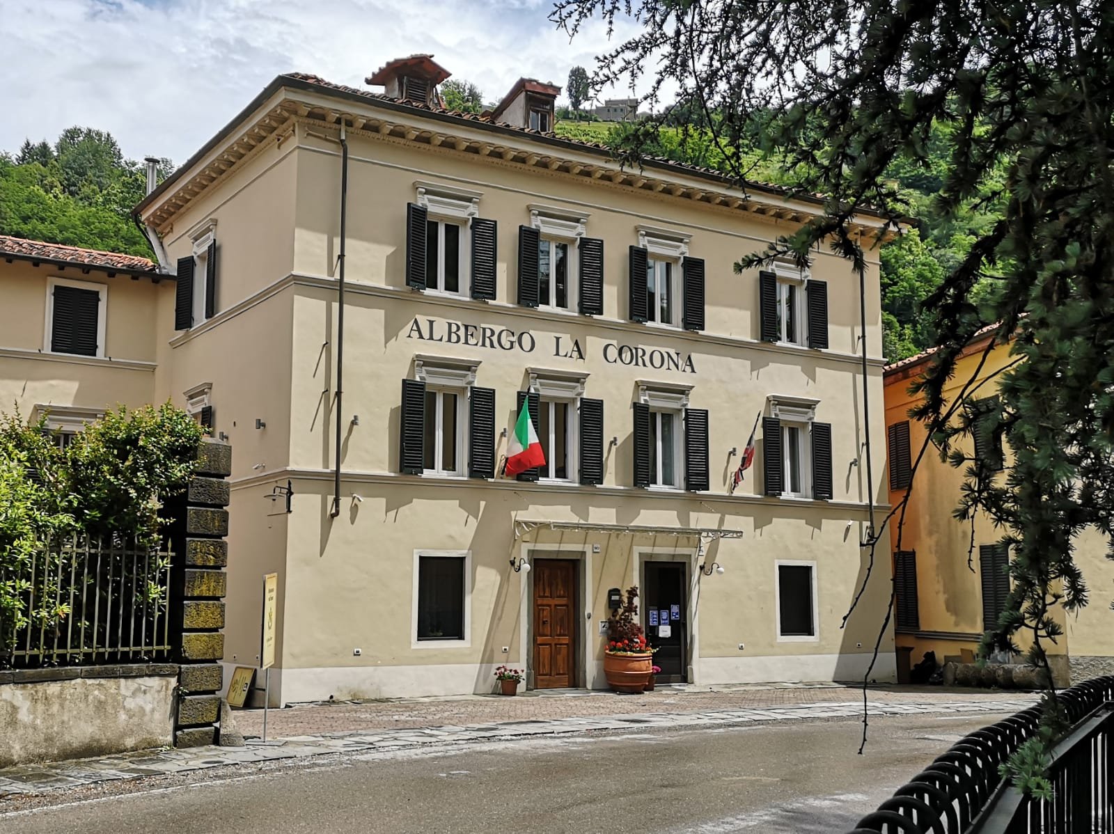 LA CORONA BOUTIQUE HOTEL Reviews Province of Lucca Bagni di